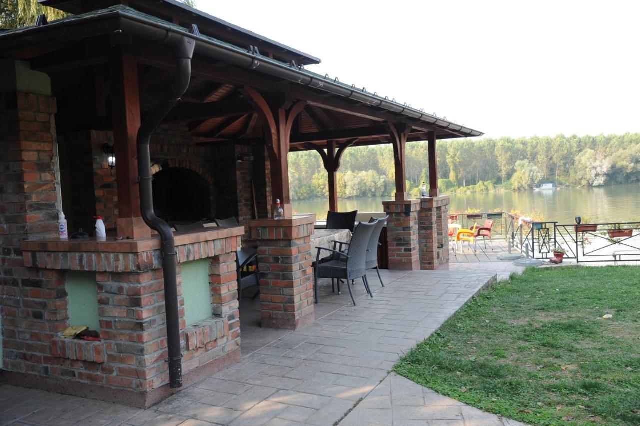 Vila Odmor Na Dunavu Beocin Экстерьер фото