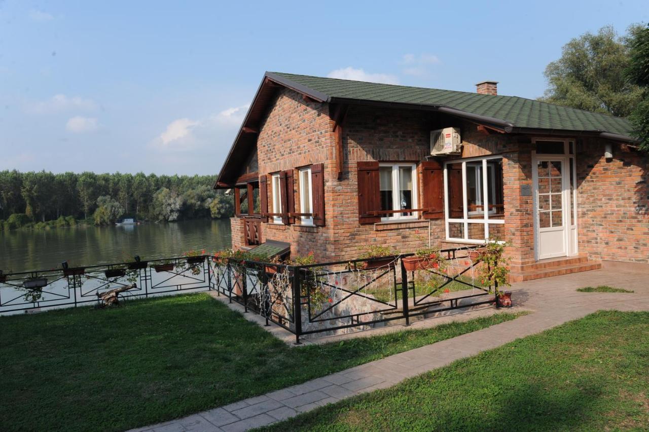 Vila Odmor Na Dunavu Beocin Экстерьер фото